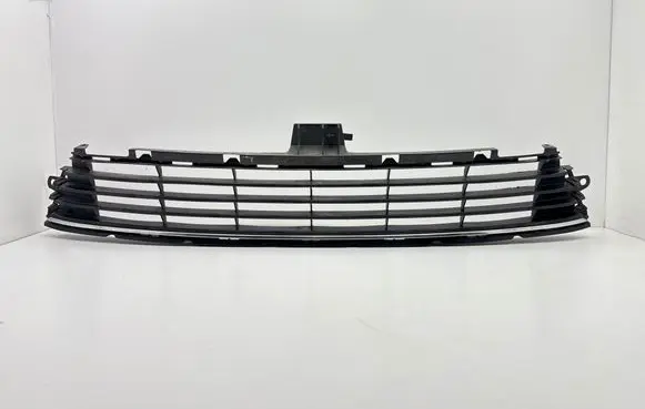Toyota Auris E180 Front bumper lower grill 5311202670 5311202680