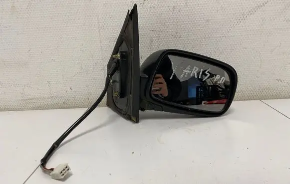 Toyota Yaris Front door electric wing mirror 010399