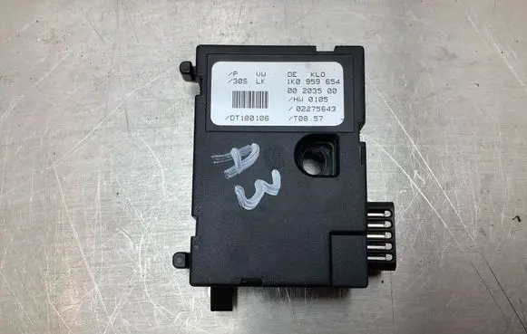 Audi A3 S3 8P Steering angle sensor 1K0959654 00203500 02275643