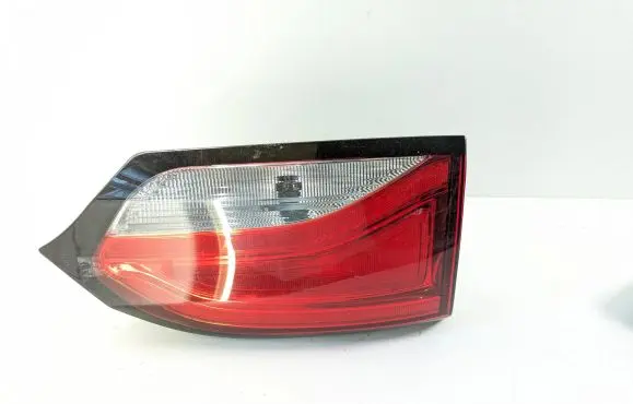 Chrysler Pacifica Tailgate rear/tail lights P68228953AE P68228953 68228953AE