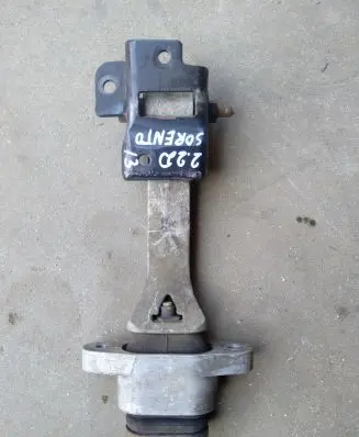 KIA Sorento Engine mount bracket 219572S000