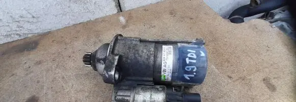 Volkswagen Touran I Starter motor 02M911024A