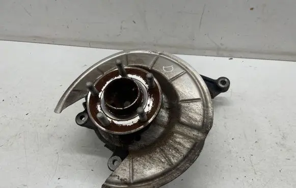 Ford Focus Rear wheel hub JX612K316
