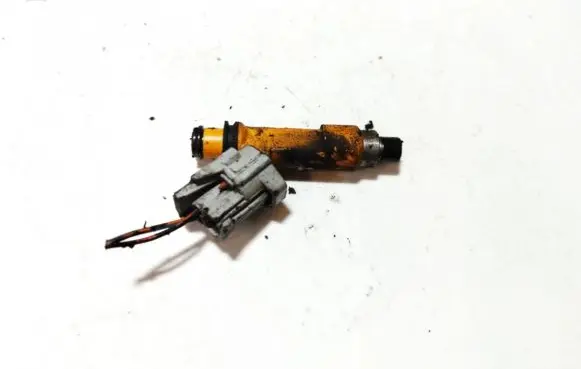 Suzuki Swift I Fuel injector 2975000120