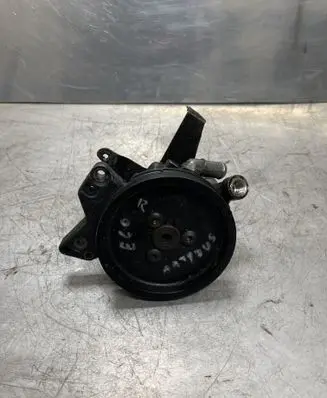 BMW 5 E60 E61 Power steering pump 96107