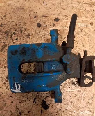 Rear brake caliper