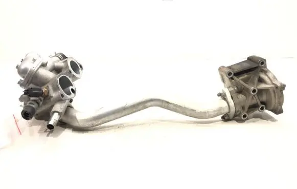 Engine coolant pipe/hose