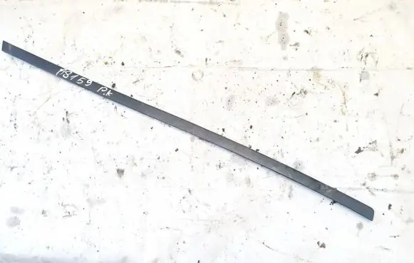 Volvo V70 Front door glass trim molding 
