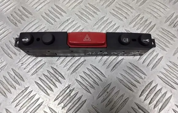 Alfa Romeo 147 Hazard light switch
