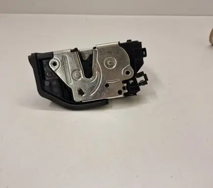 BMW M5 Front door lock 7202145