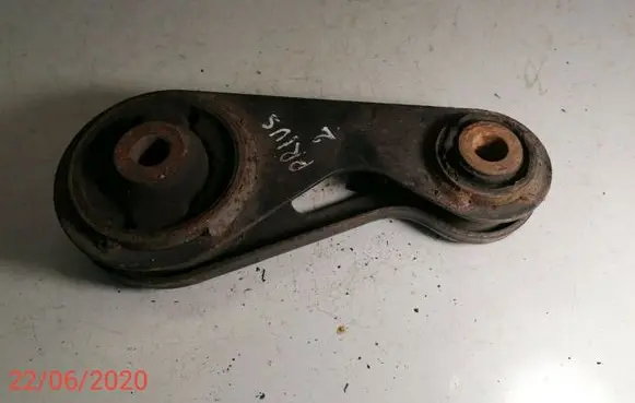 Toyota Prius (XW20) Engine mount bracket 1230921030