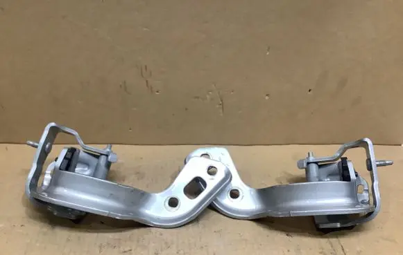 Audi A4 S4 B8 8K Tailgate/trunk/boot hinge 8K9827299
