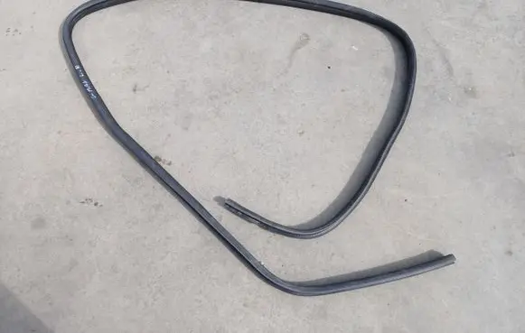 Ford S-MAX Front door rubber seal