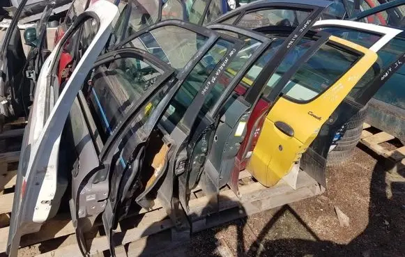 Volkswagen Caddy Front door