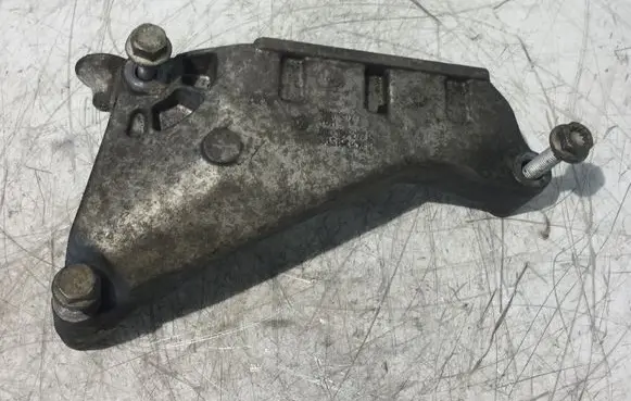 Volkswagen Transporter - Caravelle T5 Engine mounting bracket 03L199207B