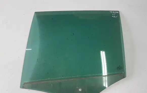 Volkswagen Tiguan Rear door window glass