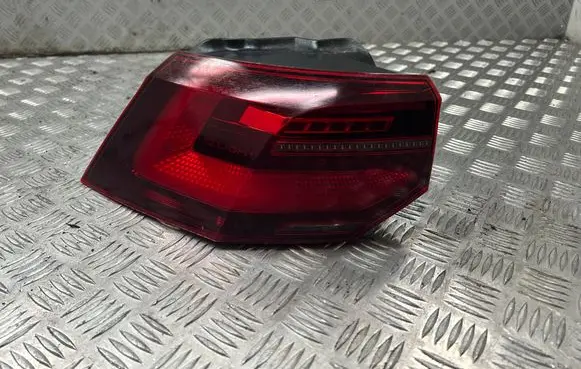 Rear/tail lights