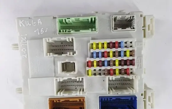 Ford Kuga II Fuse box set GV6T14A073EE-ku gv6t-14a073-ee