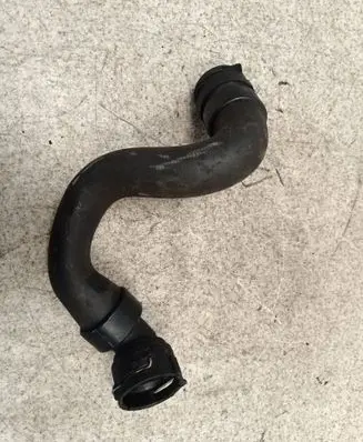 Opel Zafira C Engine coolant pipe/hose 565563897 13251435