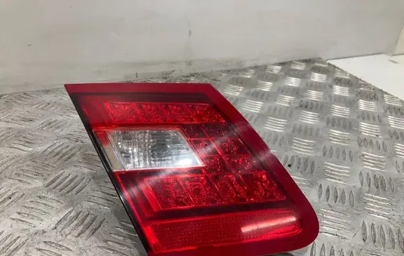 Mercedes-Benz E W212 Tailgate rear/tail lights A2128200764