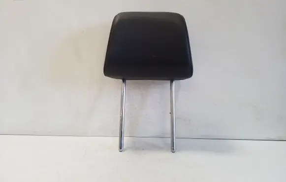 Volkswagen Touareg II Front seat headrest 