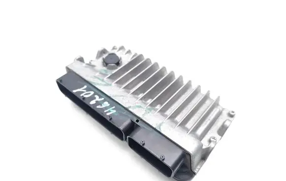 Toyota Yaris Engine control unit/module 89661-0U230 MB276200-2821