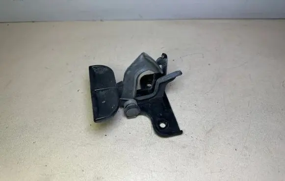 Mercedes-Benz CLS C219 Engine bonnet (hood) release handle A2098800164 2098800164