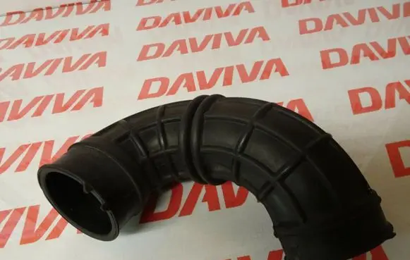 Suzuki Grand Vitara II Turbo air intake inlet pipe/hose 