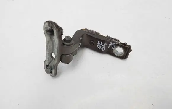 Volvo XC40 Front door lower hinge 31457072