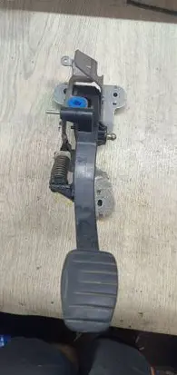 Renault Megane III Clutch pedal 465030034R