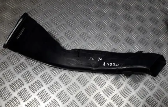 Volvo XC70 Air intake hose/pipe 31332067