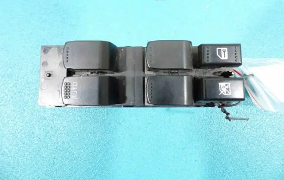Suzuki Grand Vitara II Electric window control switch 64J203036T IMPRK903928