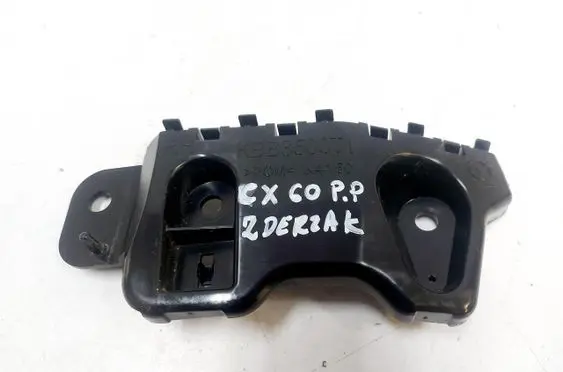 Front bumper mounting bracket