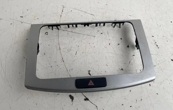 Volkswagen PASSAT B7 Radio/GPS head unit trim 3AA858069D