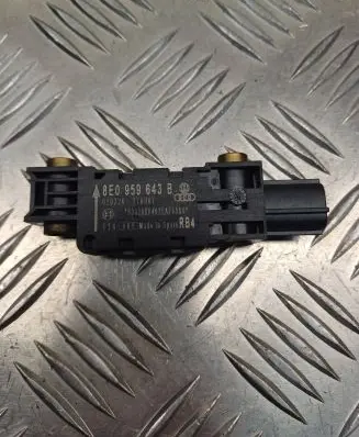 Audi A4 S4 B7 8E 8H Airbag deployment crash/impact sensor 8E0959643B