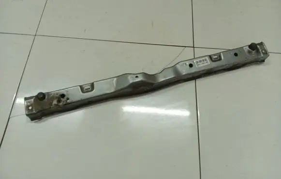 Suzuki Swift I Radiator support slam panel