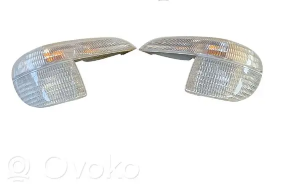 Ford Explorer Front indicator light 