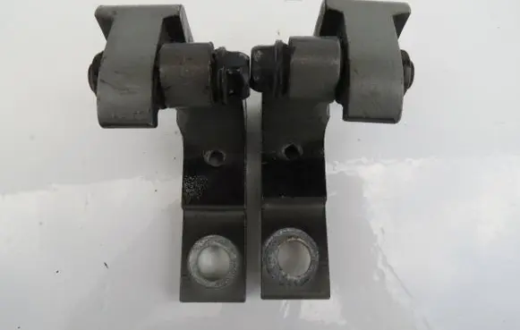 Porsche Cayenne (9PA) Front door upper hinge 7L0831402D 7L0831401B