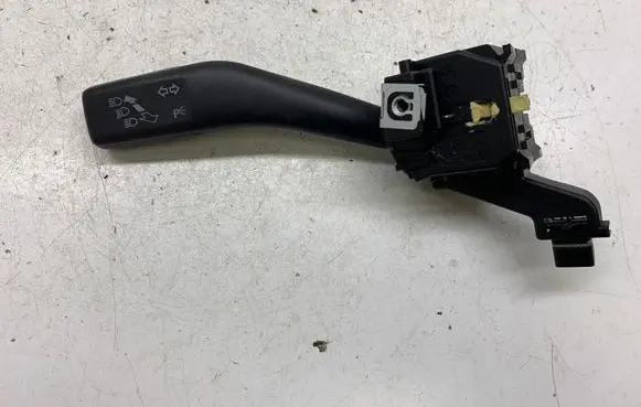 Volkswagen Golf VI Indicator stalk 1K0953513E
