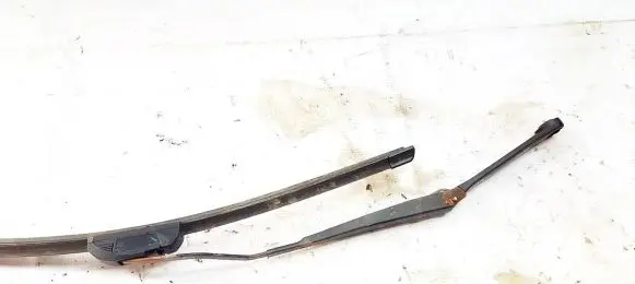 Alfa Romeo 156 Front wiper blade arm