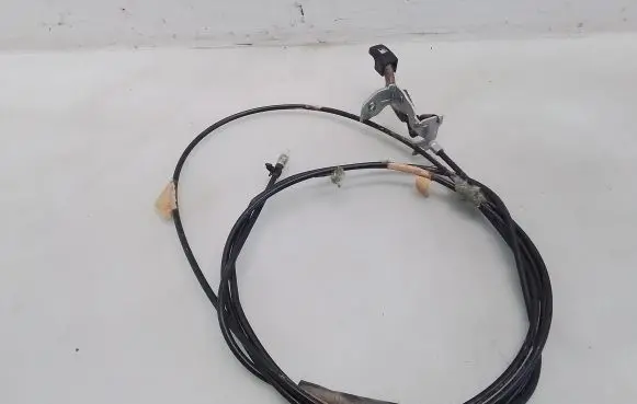 Mitsubishi Pajero Sport I Fuel cap flap release cable 