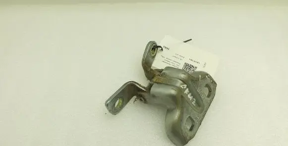 Chevrolet Cruze Rear door lower hinge A046057 P11009