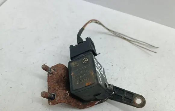 Mercedes-Benz E W211 Air suspension front height level sensor A0105427617 0105427617