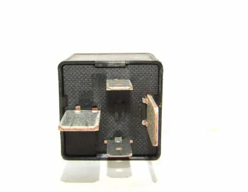 Volkswagen Golf IV Glow plug pre-heat relay 7M0951253A
