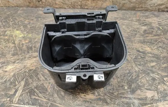 Cup holder front