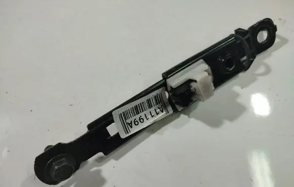 KIA Ceed Seat belt adjustment rail 