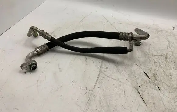 Opel Insignia A Air conditioning (A/C) pipe/hose 13220107 316137793