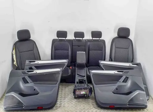 Volkswagen Tiguan Interior set 5NC867011 5NB867012