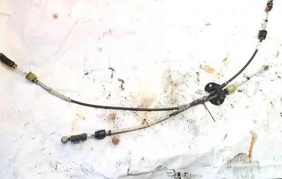 Mazda 3 II Gear shift cable linkage