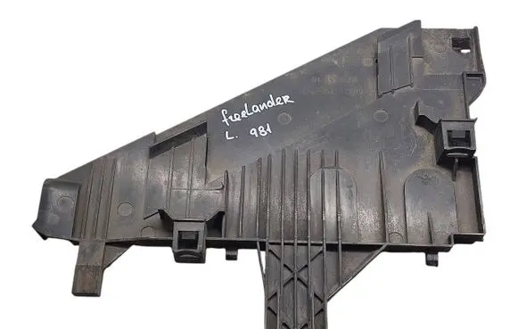 Headlight/headlamp mounting bracket